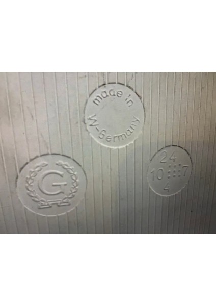 Batı Almanya Dönemi Ahşap Çerçevesinde Porselen Tablo 34 cm 19 cm Ölçülerinde