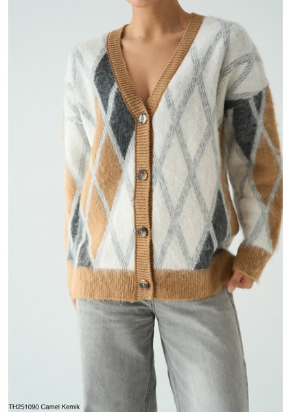 Kadın V Yaka Baklava Desenli Şardonlu Yumoş Hırka modelleri