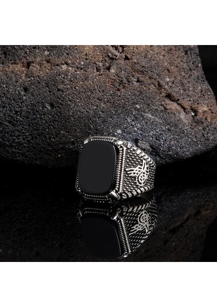 Siyah Oniks Taşlı Tuğra Desenli 925 Ayar Erkek Gümüş Yüzük