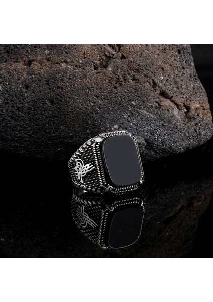 Siyah Oniks Taşlı Tuğra Desenli 925 Ayar Erkek Gümüş Yüzük fiyatları