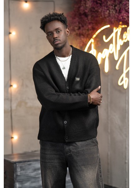 Oversize V Yaka Düğme Kapamalı Salaş Model Hırka modelleri