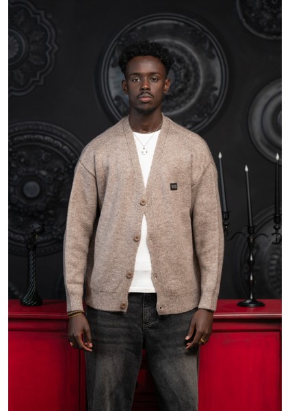 Oversize V Yaka Düğme Kapamalı Salaş Model Hırka