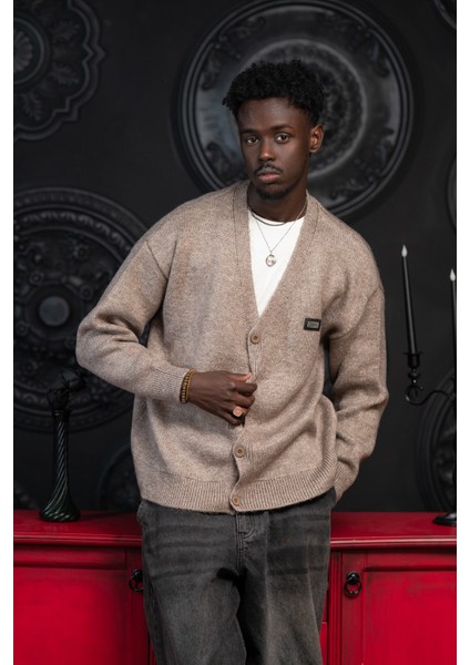 Oversize V Yaka Düğme Kapamalı Salaş Model Hırka modelleri