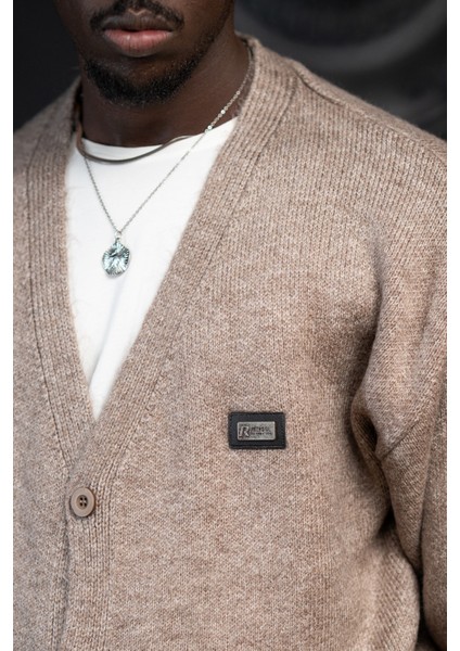 Oversize V Yaka Düğme Kapamalı Salaş Model Hırka indirimleri