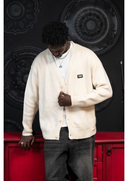 Oversize V Yaka Düğme Kapamalı Salaş Model Hırka modelleri