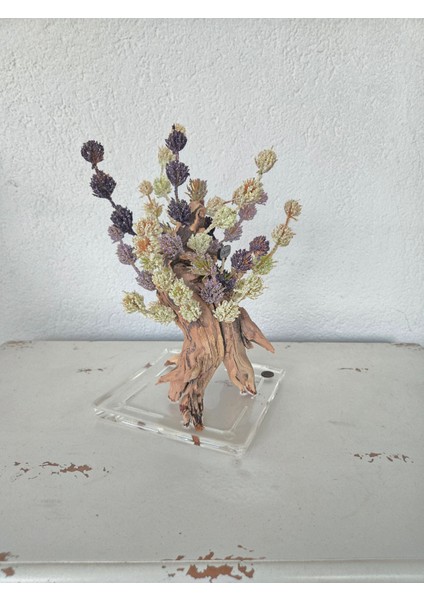 El Yapımı Doğal Kök Dekor – Epoksi Tabanlı Mor ve Beyaz Yapay Çiçek Tasarımı fırsatları