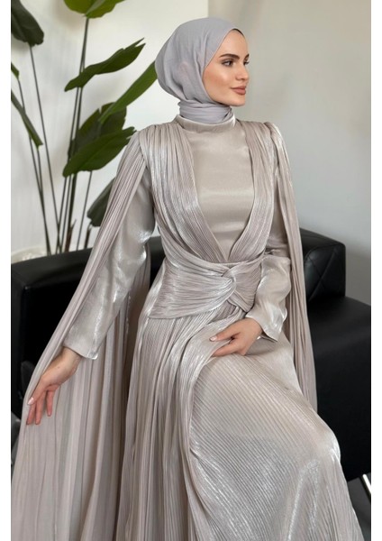 Rienne Pelerinli Pliseli Jan Jan Abiye Taş modelleri