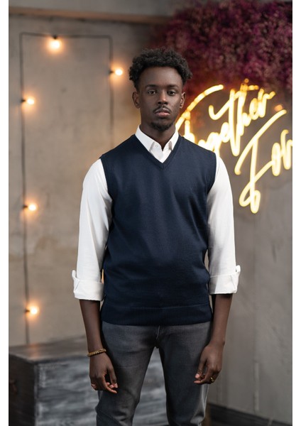 V Yaka Regular Fit Yünlü Kolsuz Triko Süveter