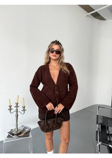 Kahverengi Bağlamalı Sakallı Triko fırsatları
