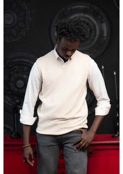 V Yaka Regular Fit Yünlü Kolsuz Triko Süveter