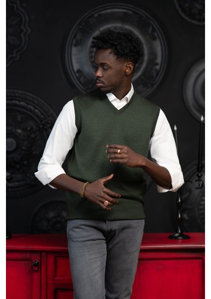 V Yaka Regular Fit Yünlü Kolsuz Triko Süveter