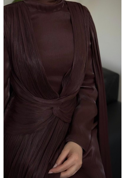 Rienne Pelerinli Pliseli Jan Jan Abiye Çikolata Kahve indirimleri