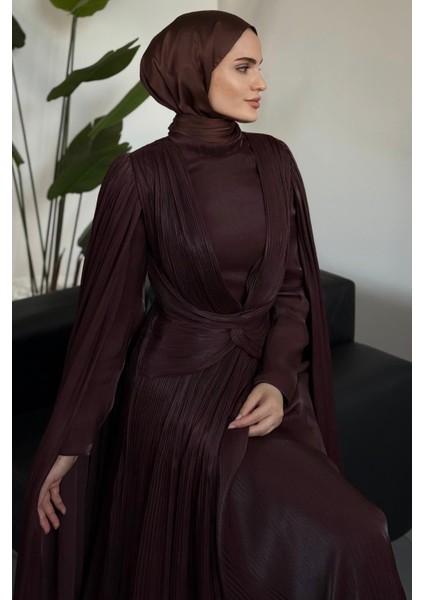 Rienne Pelerinli Pliseli Jan Jan Abiye Çikolata Kahve modelleri