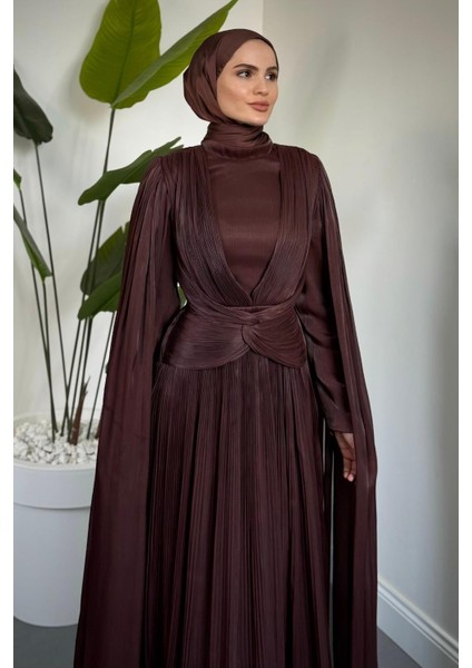 Rienne Pelerinli Pliseli Jan Jan Abiye Çikolata Kahve fırsatları