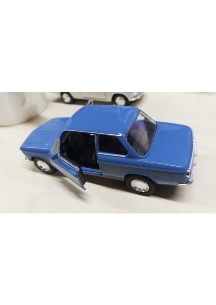 Oyuncak Metal Model Araba 1/36 Çek Bırak Bmw 2002 Ti Turkuaz fırsatları