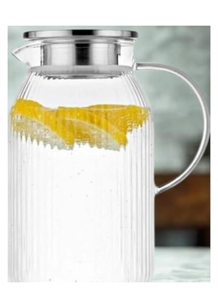 Metal Kapaklı Cam Sürahi – Çizgili Tasarım, Dayanıklı Şeffaf Cam, Şık ve Ergonomik Mutfak Gereci, Soğuk ve Içecekler Için