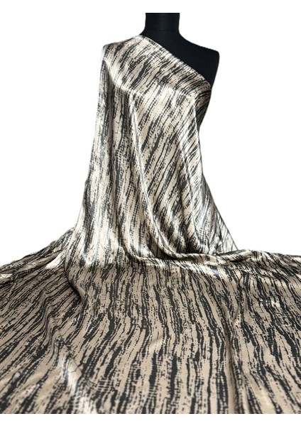 EN150 Çift En Mevsimlik Siyah Renk Elbiselik Saten Kumaş