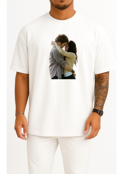 Oversize The Twilight Saga Eclipse Bella Swan Edward Cullen Göğüs Tasarımlı Unisex T-Shirt