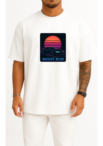 Oversize Jdm Night Run – Neon Sunset Göğüs Tasarımlı Unisex T-Shirt