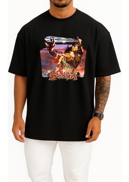 Oversize Red Sonja Conan The Barbarian Göğüs Tasarımlı Unisex T-Shirt