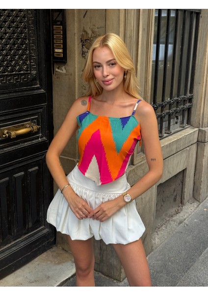 Kadın Askılı Arkadan Bağlamalı Asimetrik Kesim Yazlık Desenli Crop Top Spor Şık Bluz fırsatları