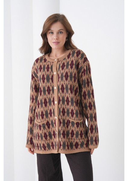Kadın Tesettüre Uygun Önden Düğmeli Cepliuzun Kol Şık Geniş Kalıp Desenli Triko Ceket indirimleri