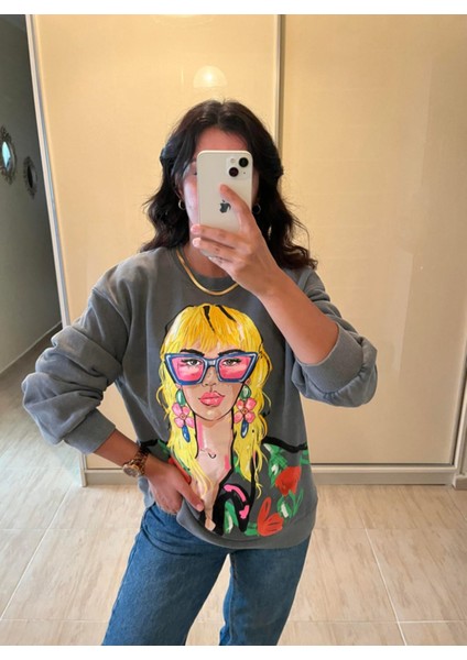 Kadın Bisiklet Yaka Dijital Baskı Comfort Renkli Desenli Sweatshirt fiyatları