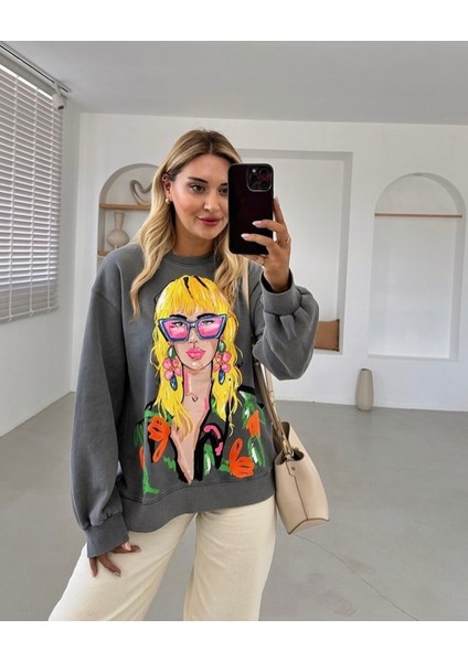 Kadın Bisiklet Yaka Dijital Baskı Comfort Renkli Desenli Sweatshirt modelleri