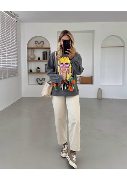 Kadın Bisiklet Yaka Dijital Baskı Comfort Renkli Desenli Sweatshirt fırsatları