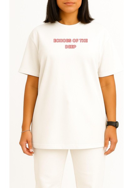Oversize Echoes Of The Deep Yabancı Dizi Göğüs Baskılı Unisex T-Shirt fiyatları