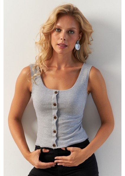 Kadın Kare Yaka Önden Düğmeli Yazlık Crop Top Bluz fırsatları