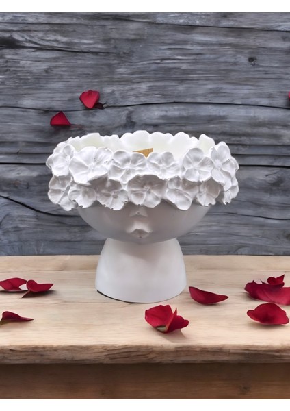 Çiçek Taçlı Kız Figürlü %100 Doğal Soya Mum-Ahşap Fitilli Dekoratif Mum