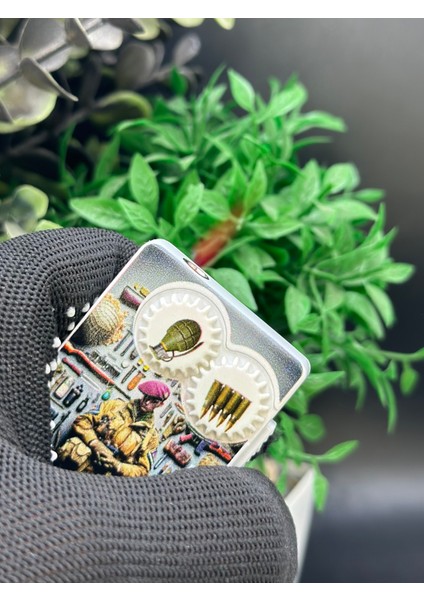 Askeri Tema Özel Tasarım Metal Gazlı Çakmak | Fosforlu| Pürmüz Jet Alevli Rüzgar Dayanıklı fırsatları