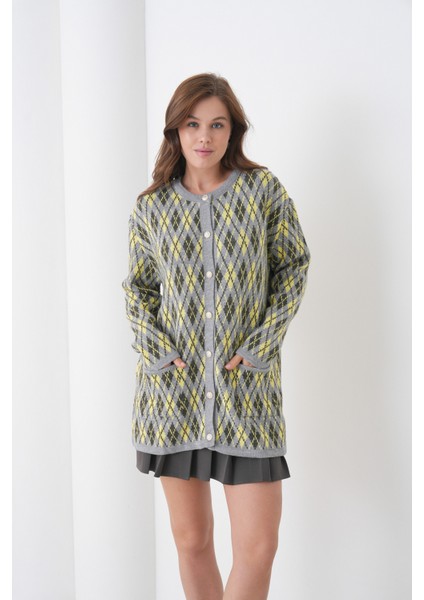 Kadın Tesettüre Uygun Önden Düğmeli Cepliuzun Kol Şık Geniş Kalıp Desenli Triko Ceket modelleri