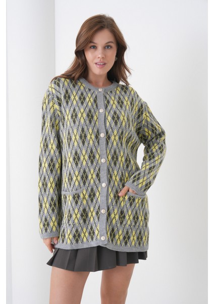 Kadın Tesettüre Uygun Önden Düğmeli Cepliuzun Kol Şık Geniş Kalıp Desenli Triko Ceket indirimleri