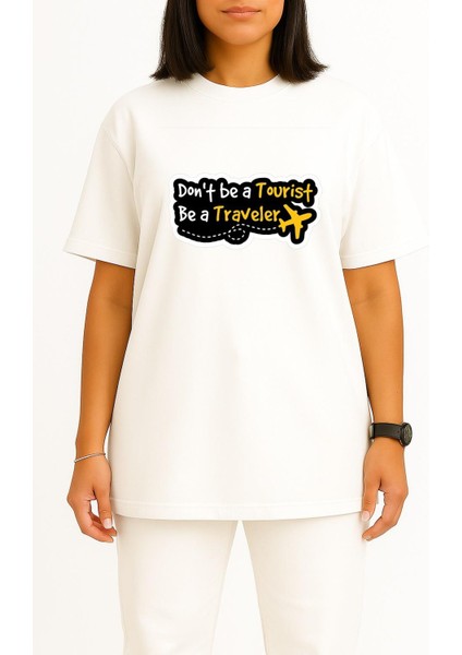 Oversize Turist Olma Gezgin Ol Göğüs Tasarımlı Unisex T-Shirt fiyatları