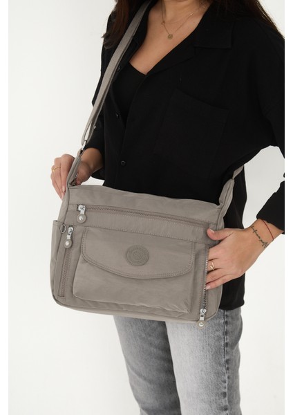 Sanmorris Glc Kadın 3053 Suya Dayanıklı Krinkıl Kumaş Çok Gözlü Ayarlanabilir Çapraz Askılı Omuz Çantası