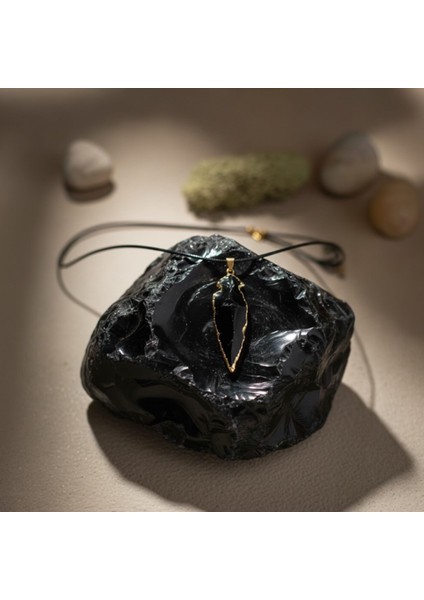 Gold Kaplama Uç Tasarım Obsidyen Doğal Taş Kolye - Şıklığın ve Enerjinin Sembolü fırsatları