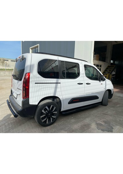 Opel Combo 2019+ Krom Saclı Yan Basamak + Çiftli Bıyık + Arka Koruma | 3 Lü Set Siyah