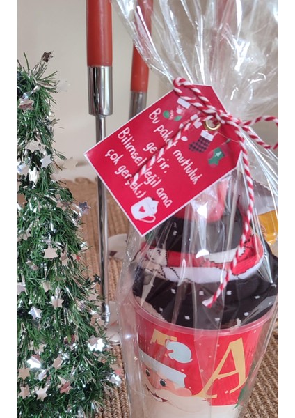 "yılbaşı Hediye Seti" Kapaklı Bardak + Sahlep Karışımı + Tükenmez Kalem + 2 Çift Çorap fiyatları