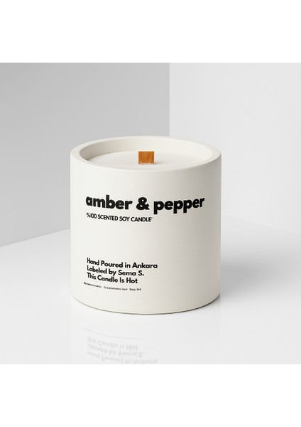 : Amber & Pepper : Modern Beyaz Beton Mum (Amber, Karabiber, Tonka, Sedir)