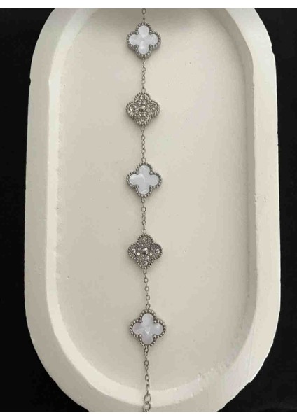 Silver Beyaz Gümüş Simli Taşlı Yonca Model Çelik Bileklik