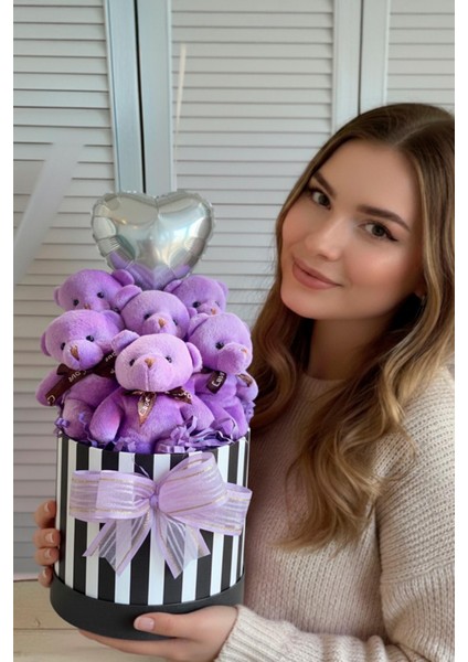 Premium Silindir Hediye Kutusunda, Kalpli Balonlu 6’lı Mor Ayıcık Buketi