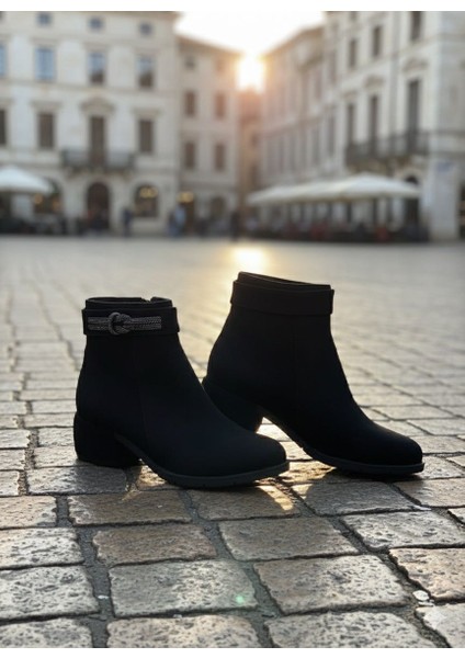 Kadın Siyah Bot