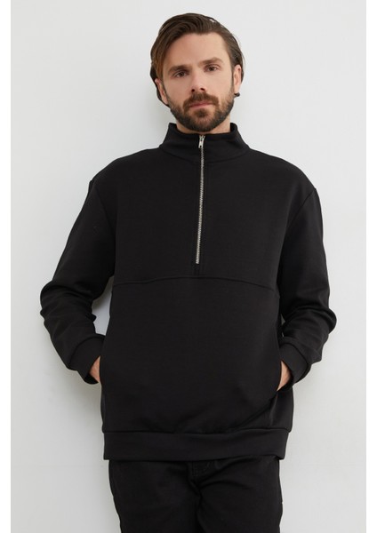 Yarım Fermuarlı Dik Yaka Sweatshirt