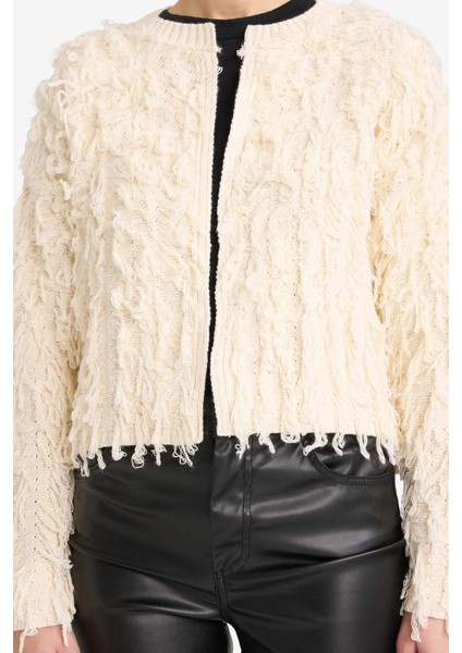 Regular Fit Bisiklet Yaka Saçaklı Triko Hırka G7049AX25WN fırsatları