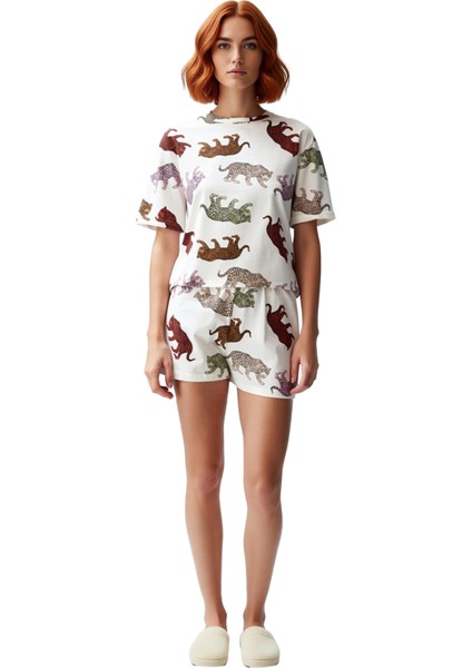 Kaplan Desenli %100 Pamuklu Kadın Pijama Takımı Şortlu ve Rahat Dayanıklı Malzeme fırsatları