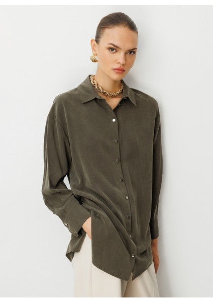 Klasik Yaka Düz Haki Kadın Tunik M1MZ1030210167