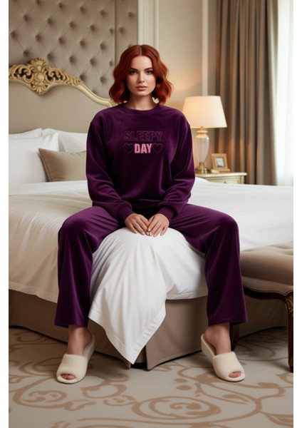 Kadın Peluş Pijama Takımı Sloganlı Kalpli Fonksiyonel Dayanıklı Kaliteli Konforlu Estetik Şık fiyatları