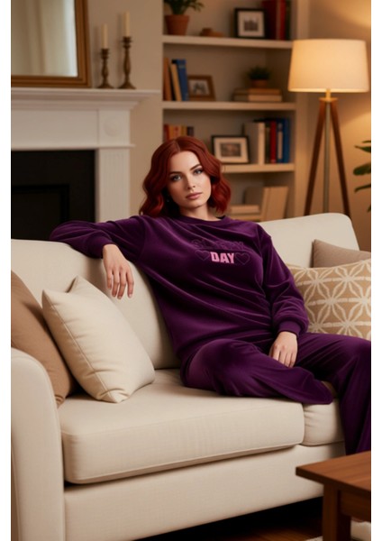 Kadın Peluş Pijama Takımı Sloganlı Kalpli Fonksiyonel Dayanıklı Kaliteli Konforlu Estetik Şık fırsatları